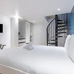 Charming Two Bedroom Wagram 17Th