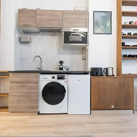 Charming Two Bedroom Wagram 17th Paris